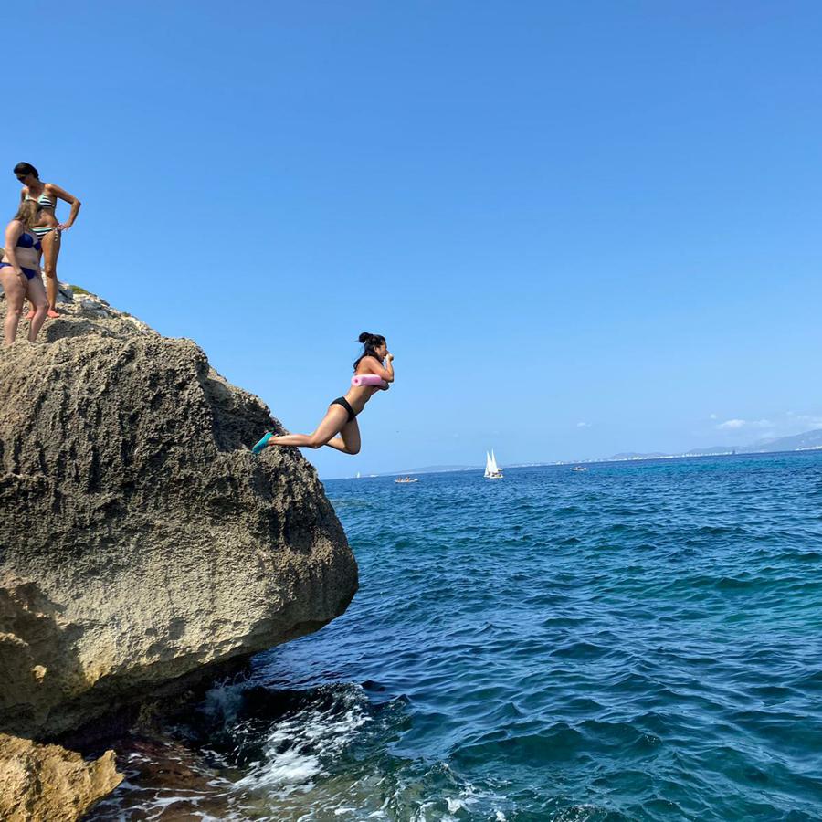 Yoga Reise Soultrip Mallorca Sprung ins Meer
